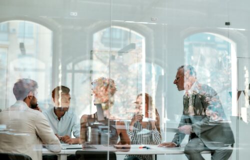 Biuro bliżej domu – czy to się firmom opłaca?